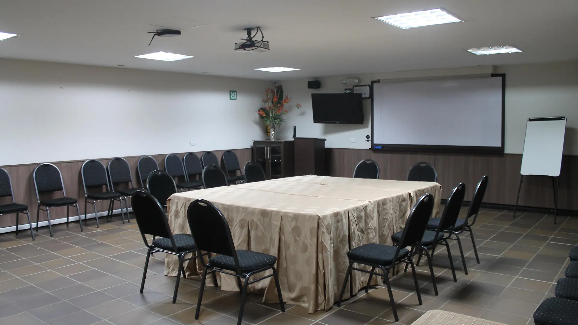 ***  Hotel Acqua Medellin Colombia