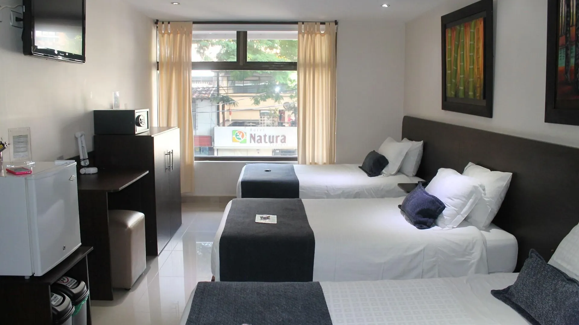 Hotel Acqua Medellin 3*,  Colombia