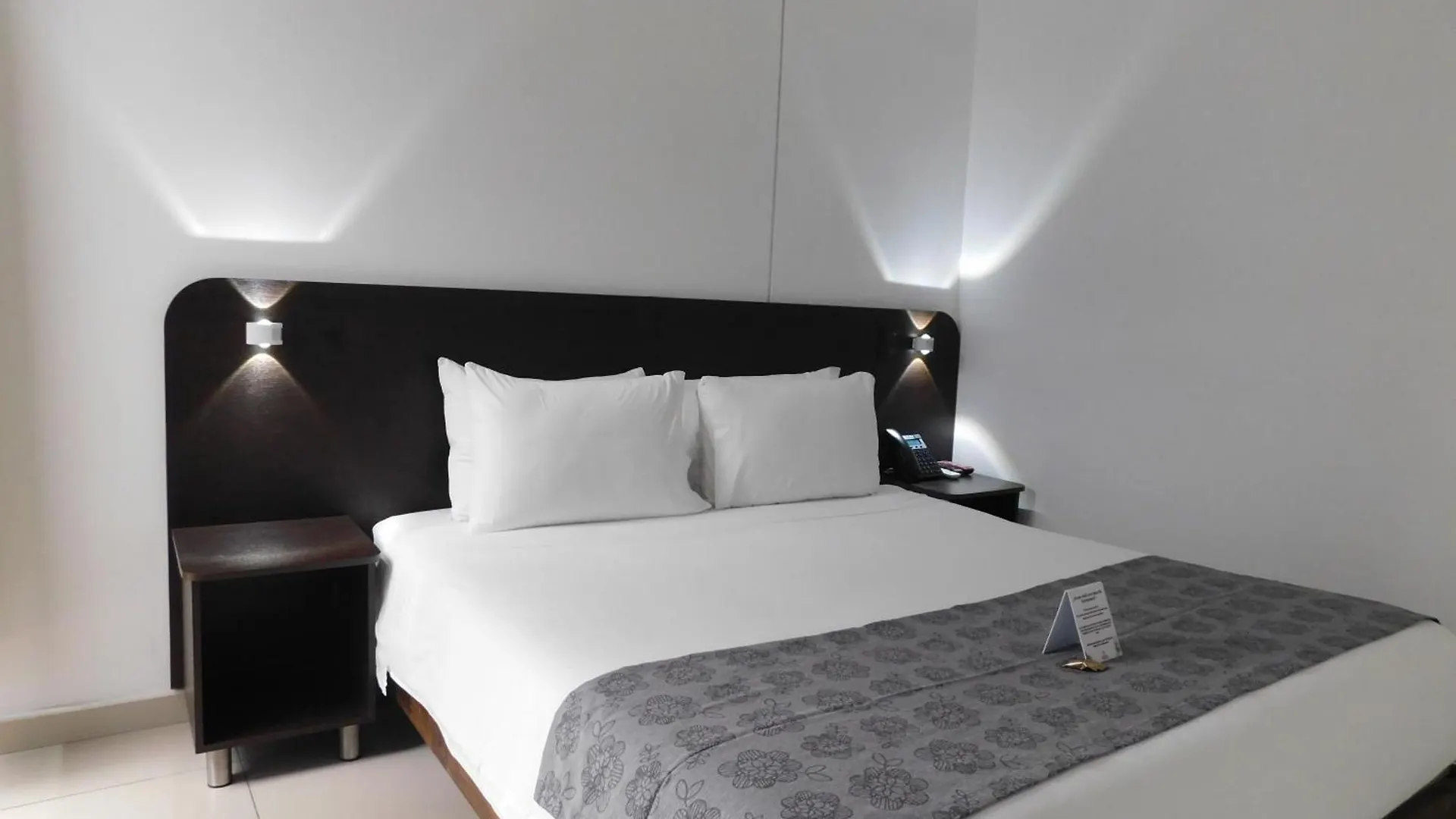 ***  Hotel Acqua Medellin Colombia