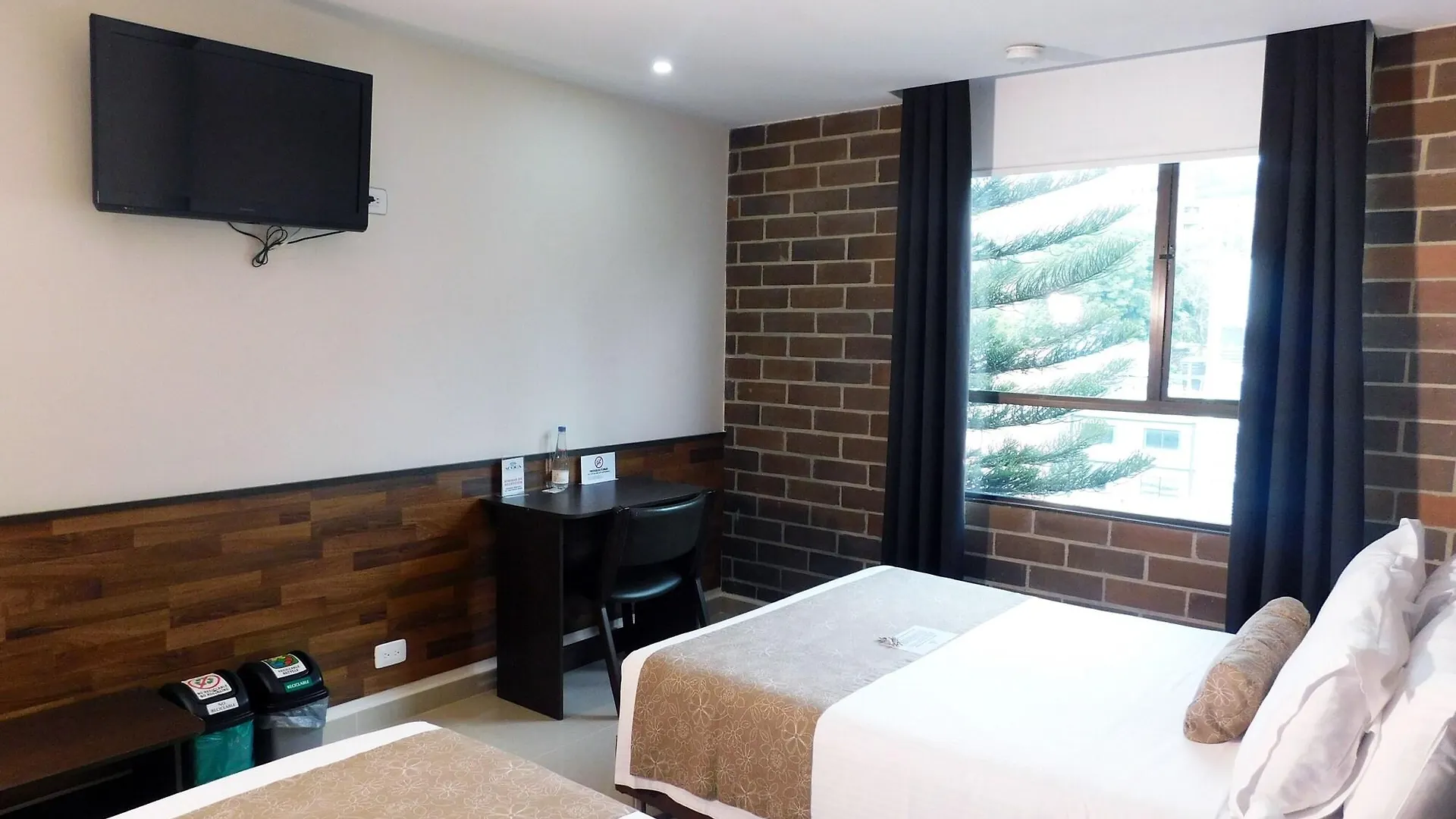 Hotel Acqua Medellin 3*,