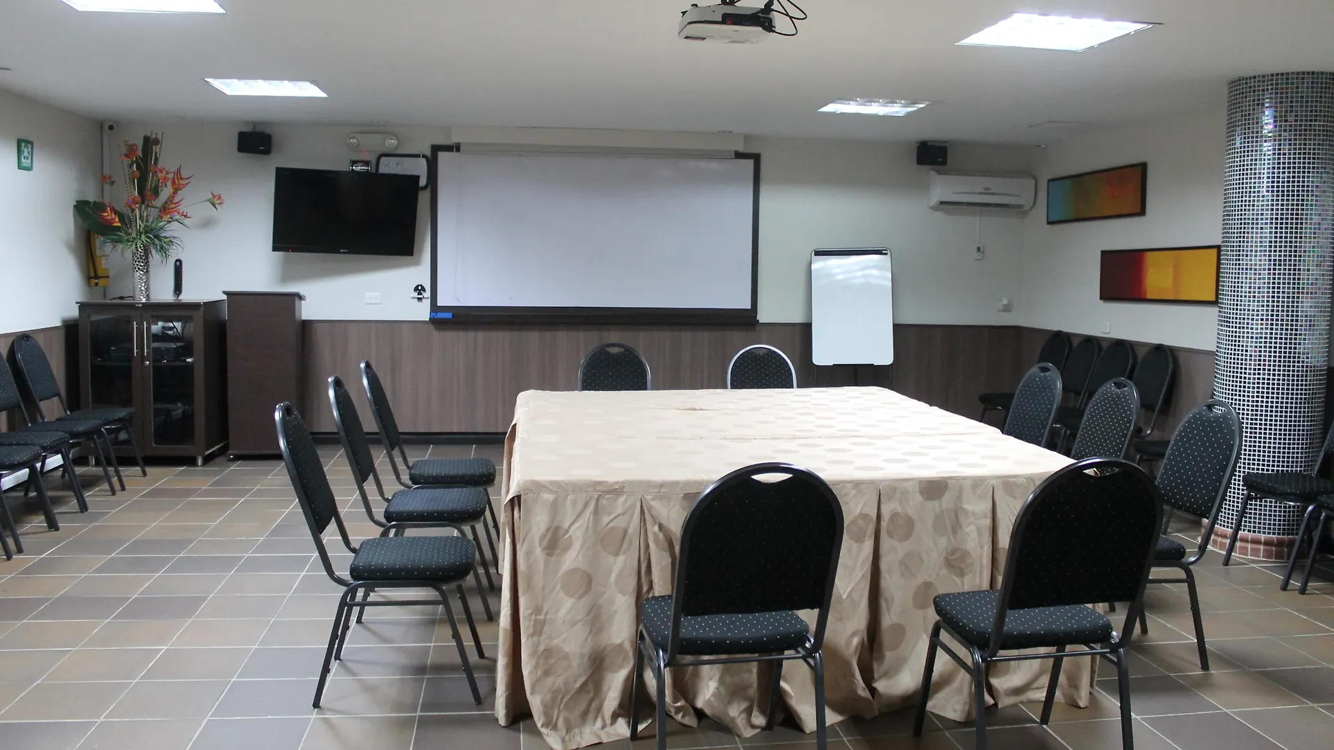***  Hotel Acqua Medellin Colombia